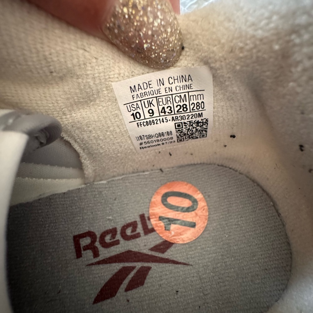 Reebok Red and White Sneakers - Picture 5 of 5